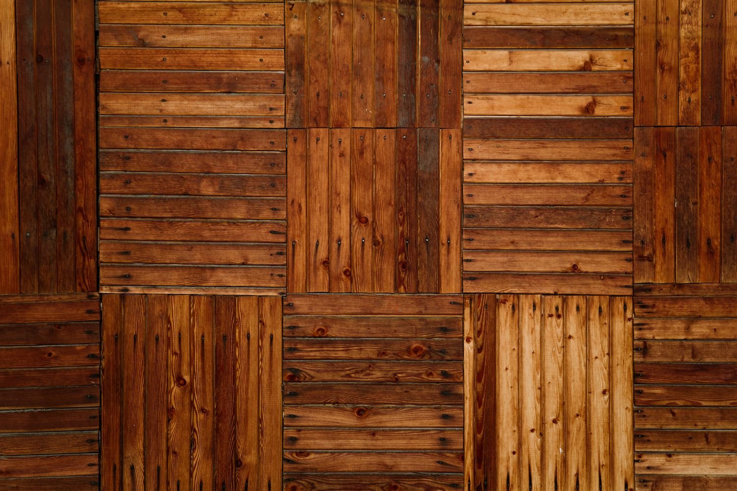 Warmth, rhythm and visual depth. – tile surface styling inspiration